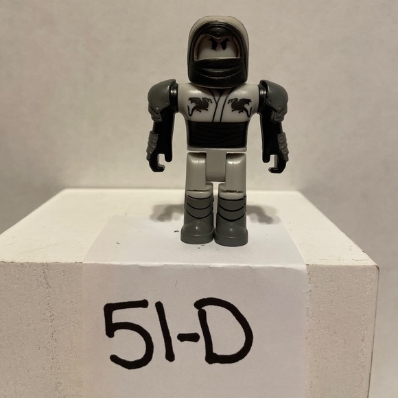 Jazwares Roblox Grey/Black Ninja Legends Dragon Master Action Figure - Picture 1 of 7